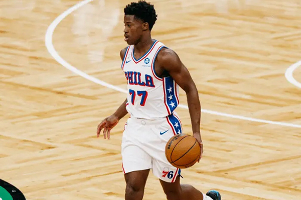 探花埃奇库姆首秀34+创纪录,76人逆转绿军