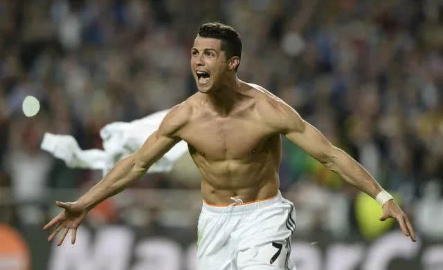 其实C罗在<a href=/zuqiupindao/realmadrid/ target=_blank class=infotextkey>皇马</a>的时候肌肉就已经呈现巅峰
