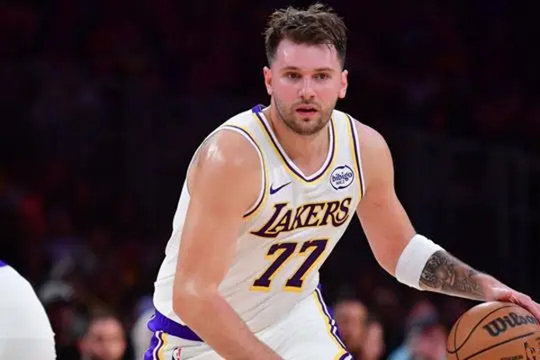 湖人主帅雷迪克透露东契奇回归时间表 周日战<a href=/lanqiupindao/76ers/ target=_blank class=infotextkey>76人</a>成潜在复出战